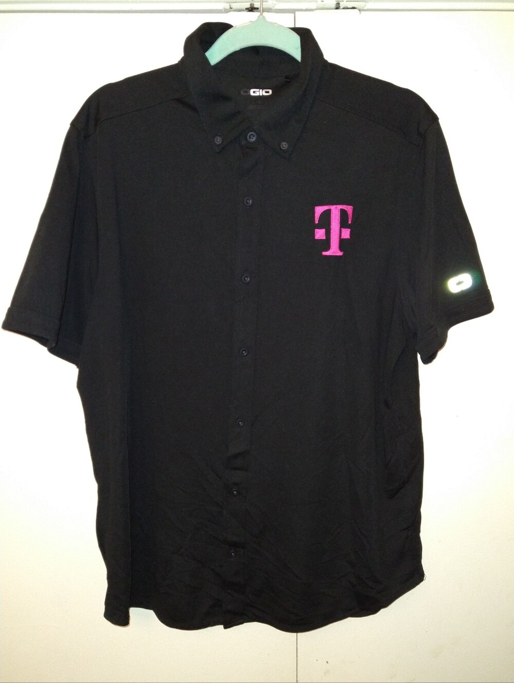 Ogio T-Mobile Embroidered Black Short Sleeve Button Up Shirt Men's sz Large.